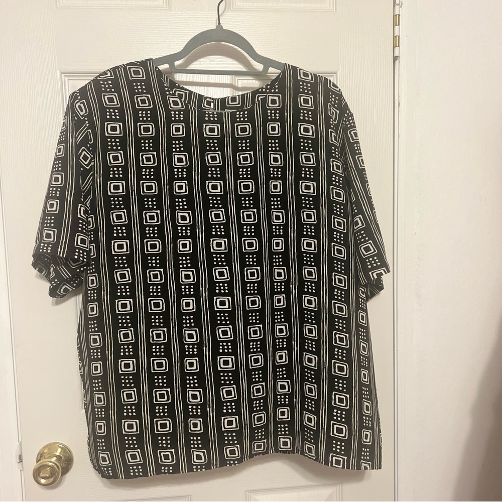 Notations Black and White Geometric Print‎ Blouse